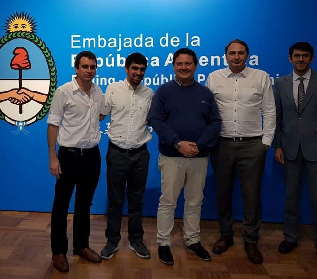 La delegación nacional visitó la Embajada de la República Argentina en China.