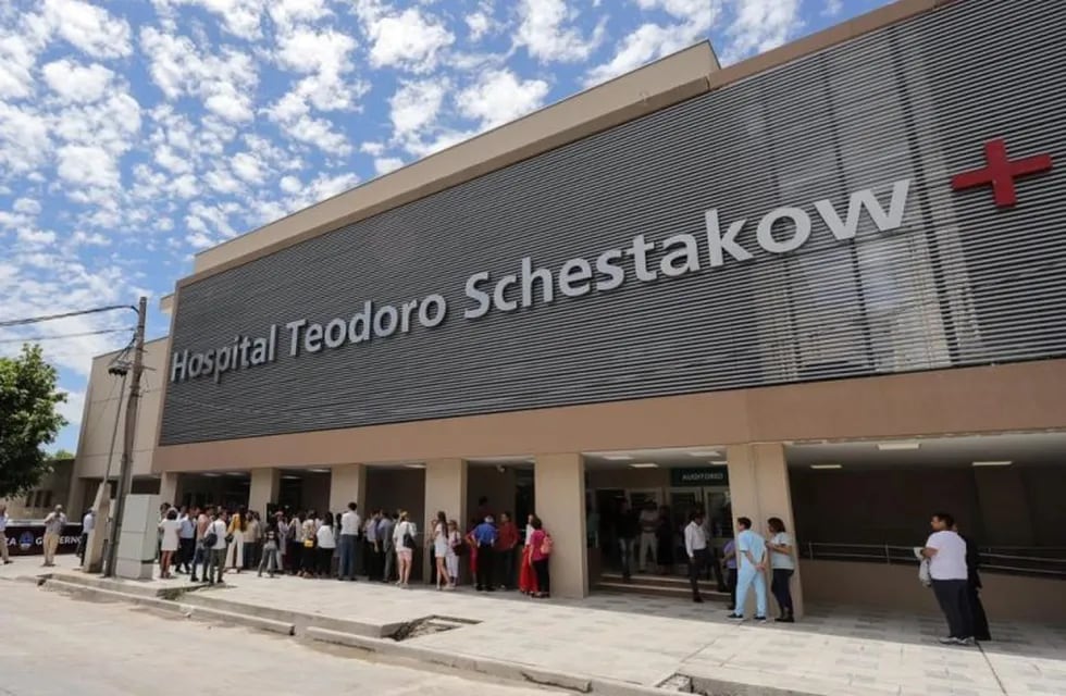 Tras el choque una joven de 20 años tuvo que ser asistida en el hospital Schestakow por traumatismo de rostro.