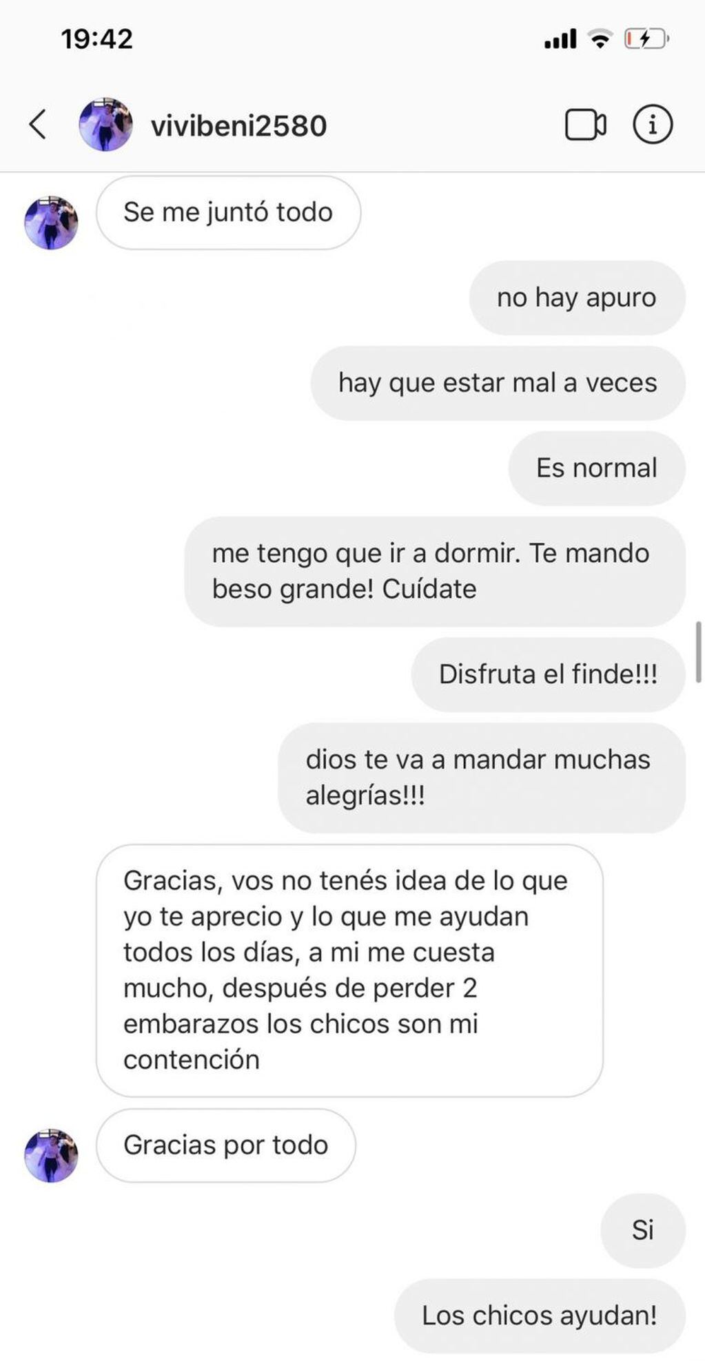 Los chats que publicó Pampita entre ella y Viviana Benítez (Twitter)