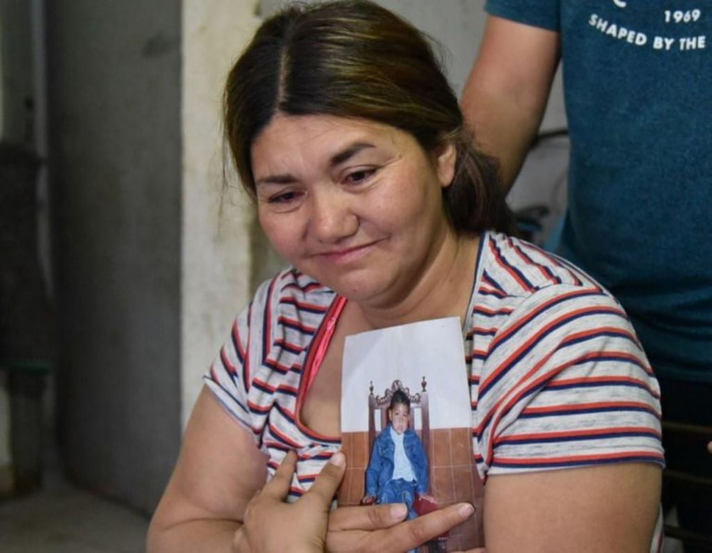 Jessica llora la muerte de su hijo, Jonathan Magallanes. Foto: El Diario de la República.
