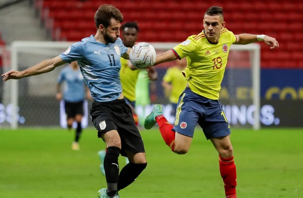 Uruguay y Colombia se juegan todo en la última doble fecha FIFA. (AP Photo/Silvia Izquierdo)