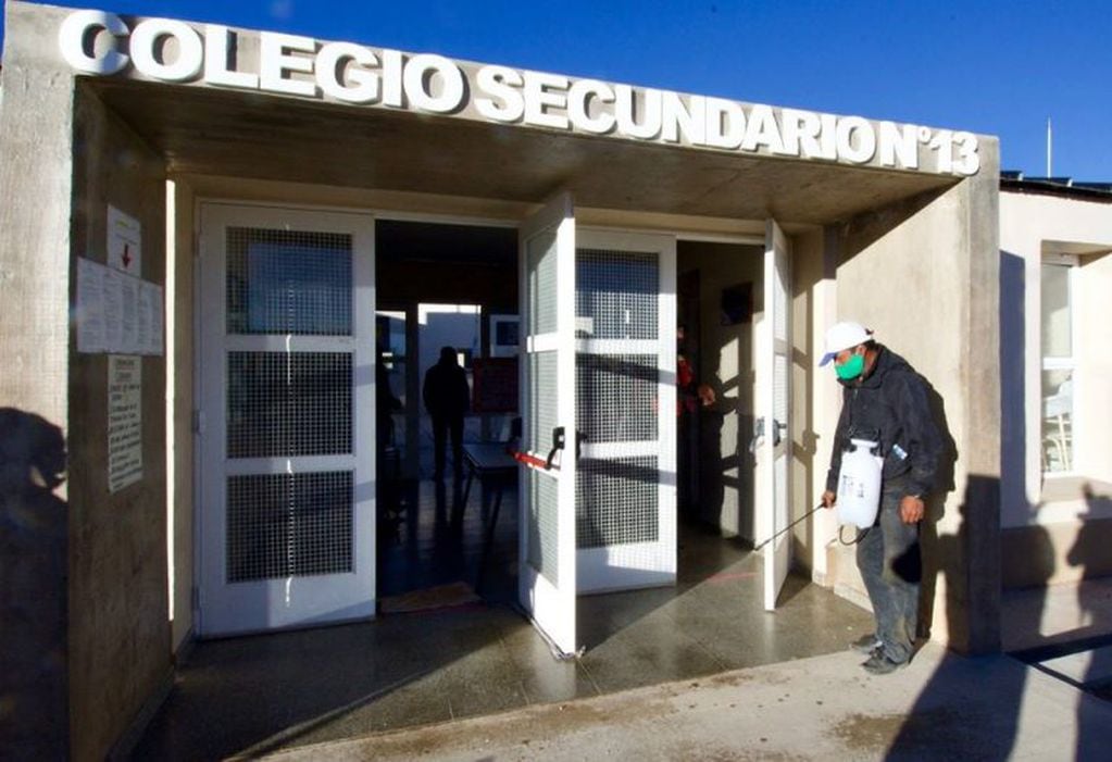 Estricto cumplimiento de las normas de bioseguridad se observó en las instalaciones del Colegio Secundario N°13, de Cochinoca.