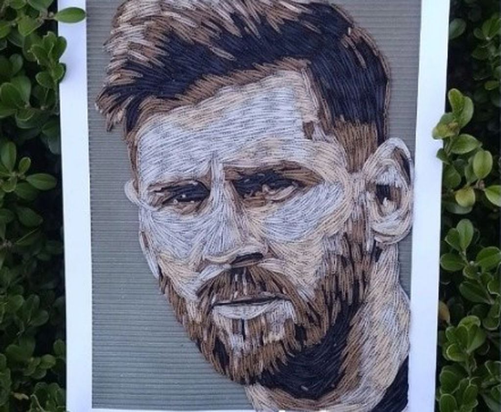 Así quedó el increíble retrato que hizo una riojana para Lionel Messi.