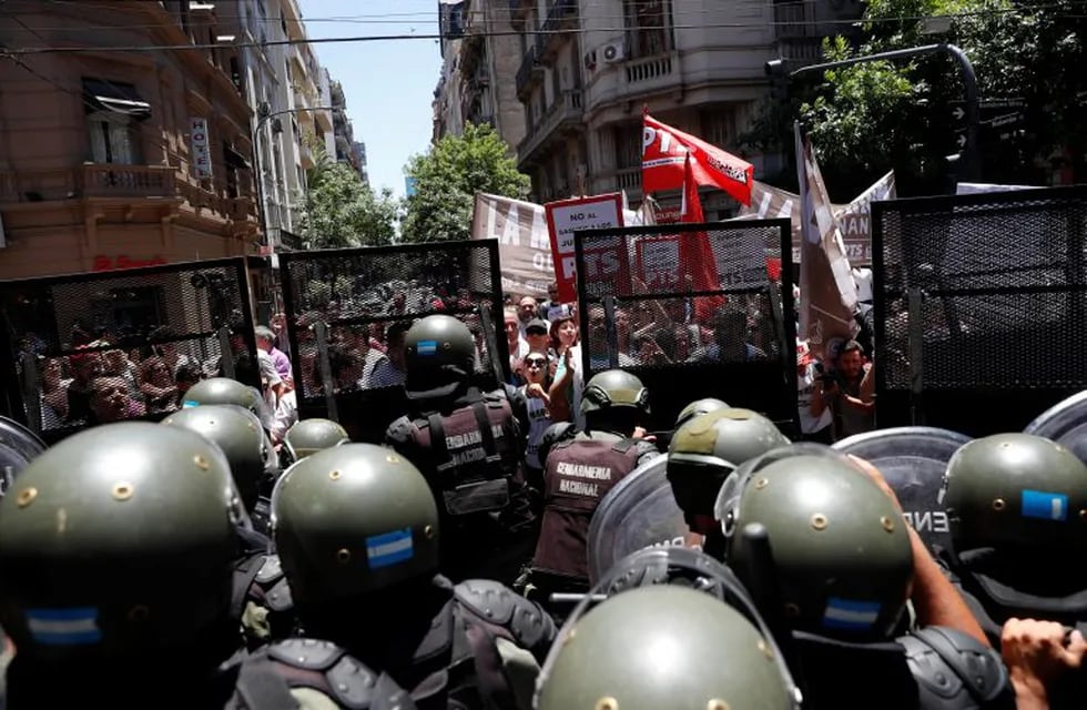 Desplazan a Gendarmería del operativo de seguridad del próximo lunes. (Foto: EFE/David Fernández)