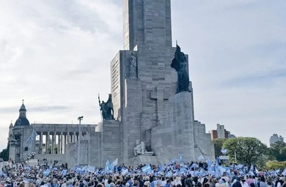 Gran convocatoria de la Marcha del Millón en Rosario (Juan José García)