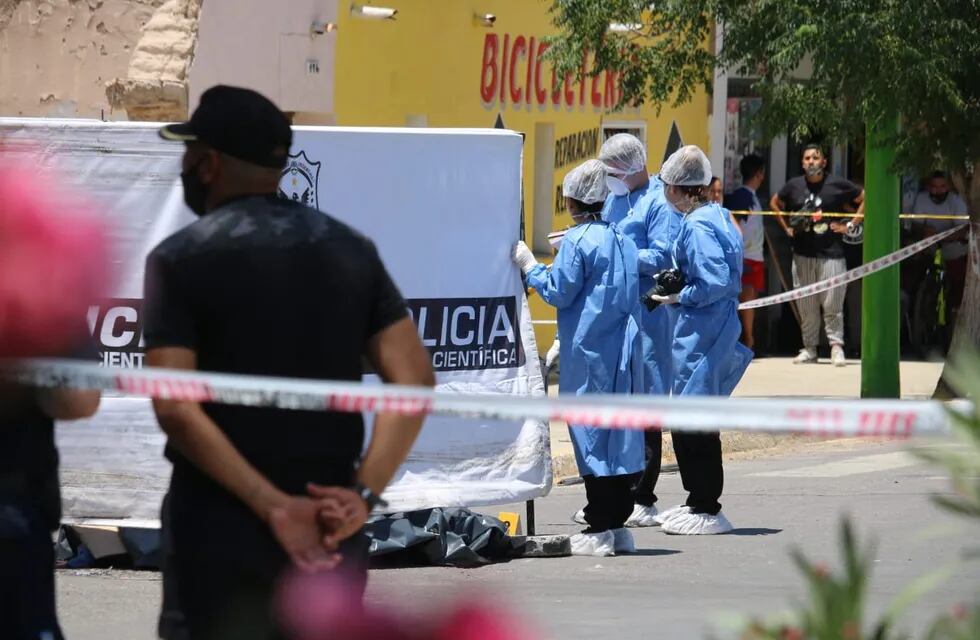 Una joven de 25 años falleció en el acto luego de ser embestida por un camión cisterna/ Tiempo de San Juan