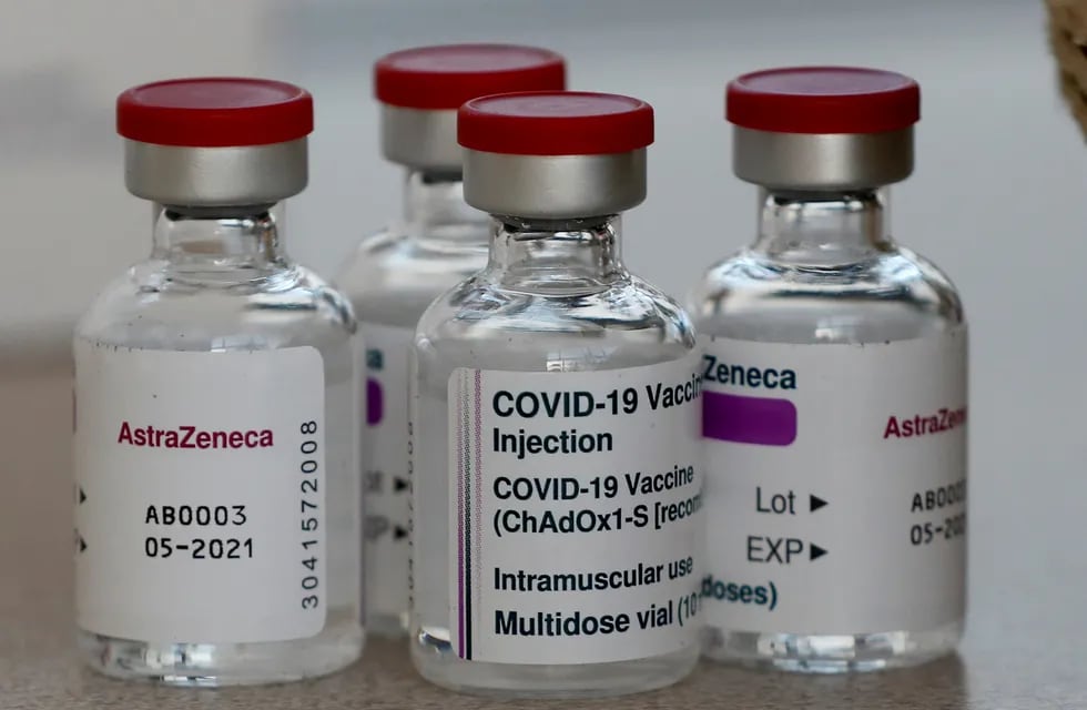 En Canadá suspenden la vacuna de AstraZeneca en menores de 55 años (Foto: Archivo)