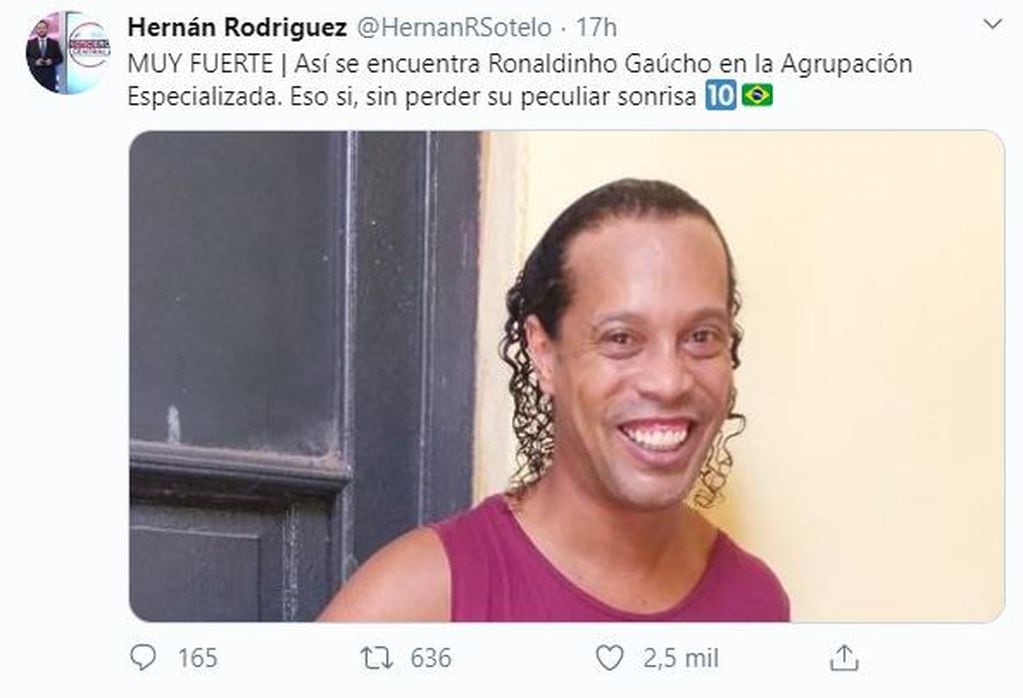 Ronaldinho pasó su tercera noche detenido en Paraguay. (Twitter/@HernanRSotelo)