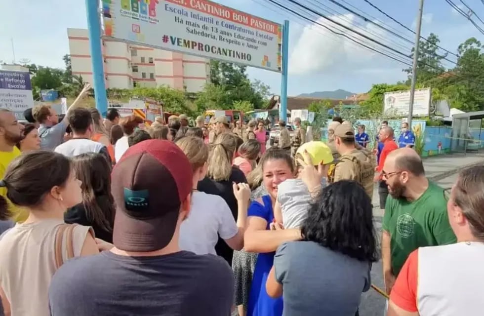 Horror en Brasil: un hombre entró con un hacha, asesinó y lastimo a los niños en su horario escolar.