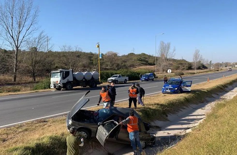 Impactante choque fatal en la autopista Córdoba - Carlos Paz. (Foto: gentileza Cadena 3).