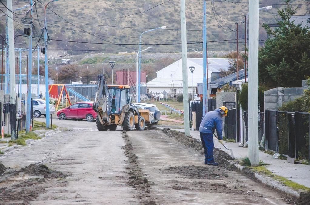 Ushuaia: construyen cordones cuneta y desagües pluviales en el barrio de Gendarmería