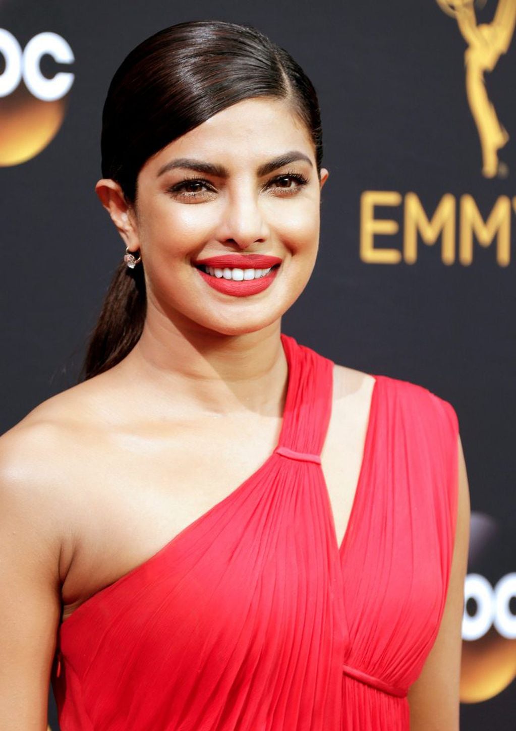 Priyanka Chopra en la 68 ° entrega los premios Emmy.