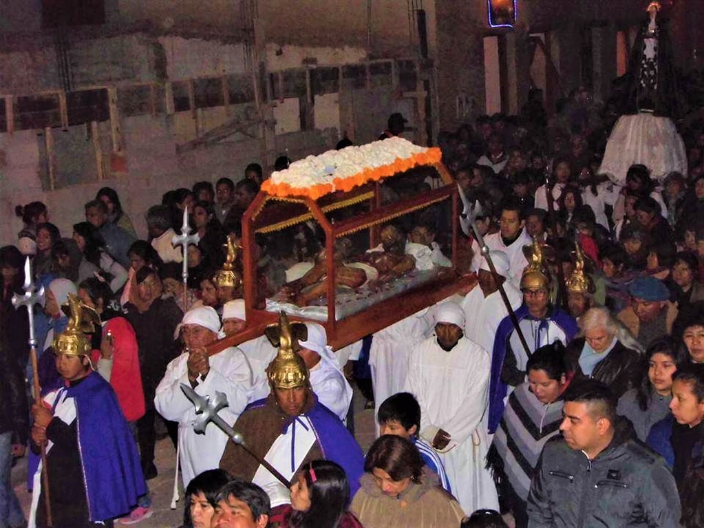 La grey católica de Jujuy manifiesta su fe participando masivamente de la liturgia de la Semana Santa, experiencia que cada año potencia el turismo religioso en la provincia.