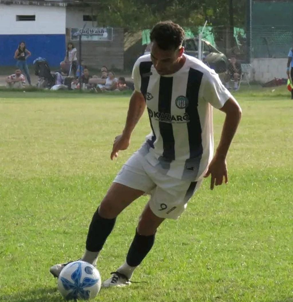 Germán Gigena, delantero de Quilmes de Villa Allende, marcó ante 2 de Abril de Jesús María, un gol récord por la rapidez: fue a los cuatro segundos del inicio del partido jugado por la fecha 13 de la Liga Regional Colón