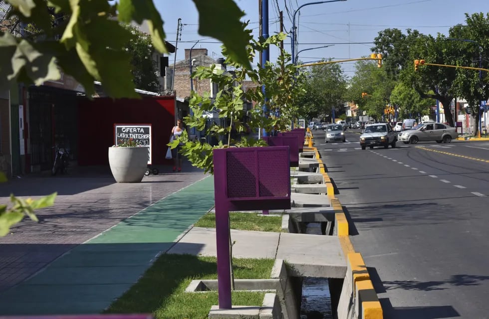 La Municipalidad de Godoy Cruz comenzpó la tercera etapa de laremodelación de calle Paso de Los Andes en el tramo comprendido entre Rivadavía y Carola Lorenzini.Gentileza MGC