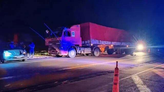 Garupá: camión de gran porte chocó con un automóvil