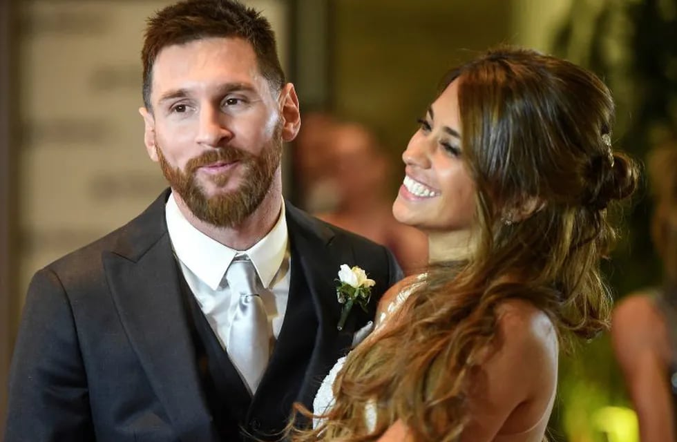 Lionel Messi y Antonela Roccuzzo. Foto: AFP.
