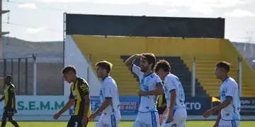 Lucas Albertengo festejando el gol del empate