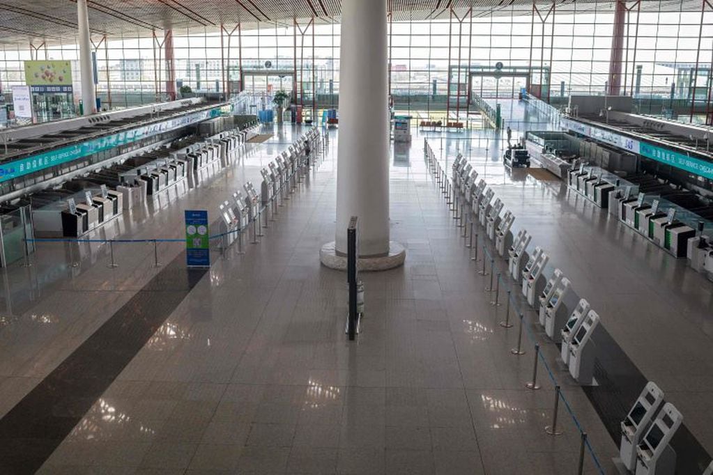 El aeropuerto Internacional de Beijing vacio. (AFP)