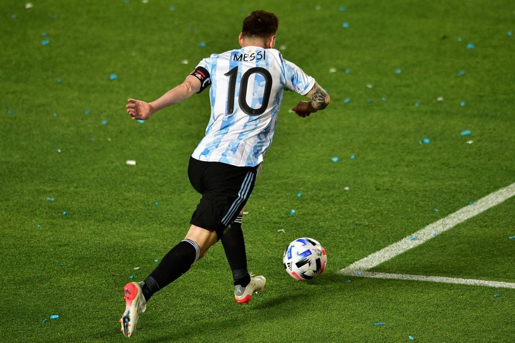 Lionel Messi durante las eliminatorias para la próxima edición del Mundial. (AP)