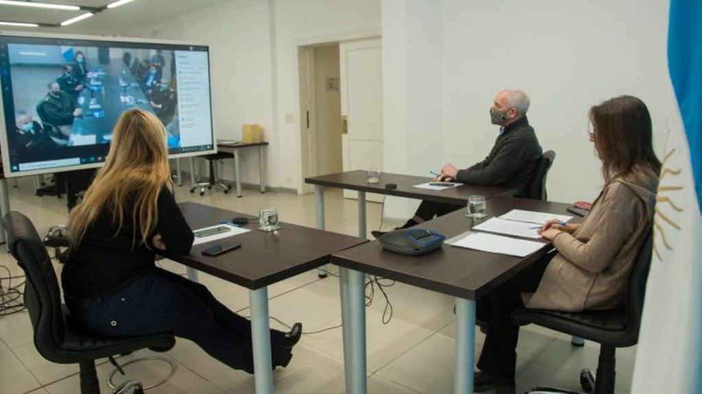 Sabina Federec encabezando la reunión online (Ministerio de Seguridad de la Nación)