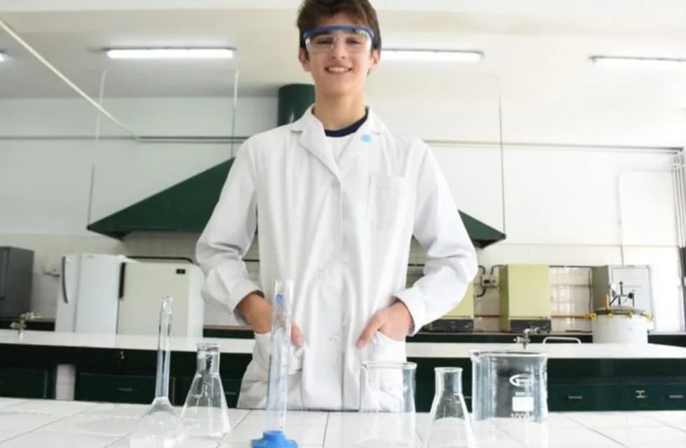 Juan Pablo García tiene 15 años y representará al país en olimpiadas internacionales de ciencia.