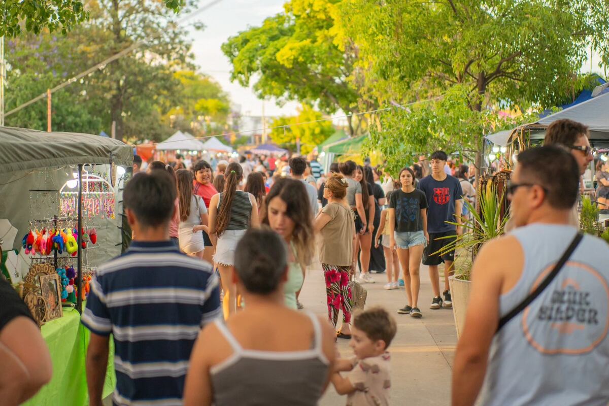 Nicolás Moreno subsecretario de Cultural Arroyito Feria Nacional de Artesanías Arroyito 2025