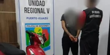 Puerto Iguazú: desmantelaban una motocicleta y fueron detenidos