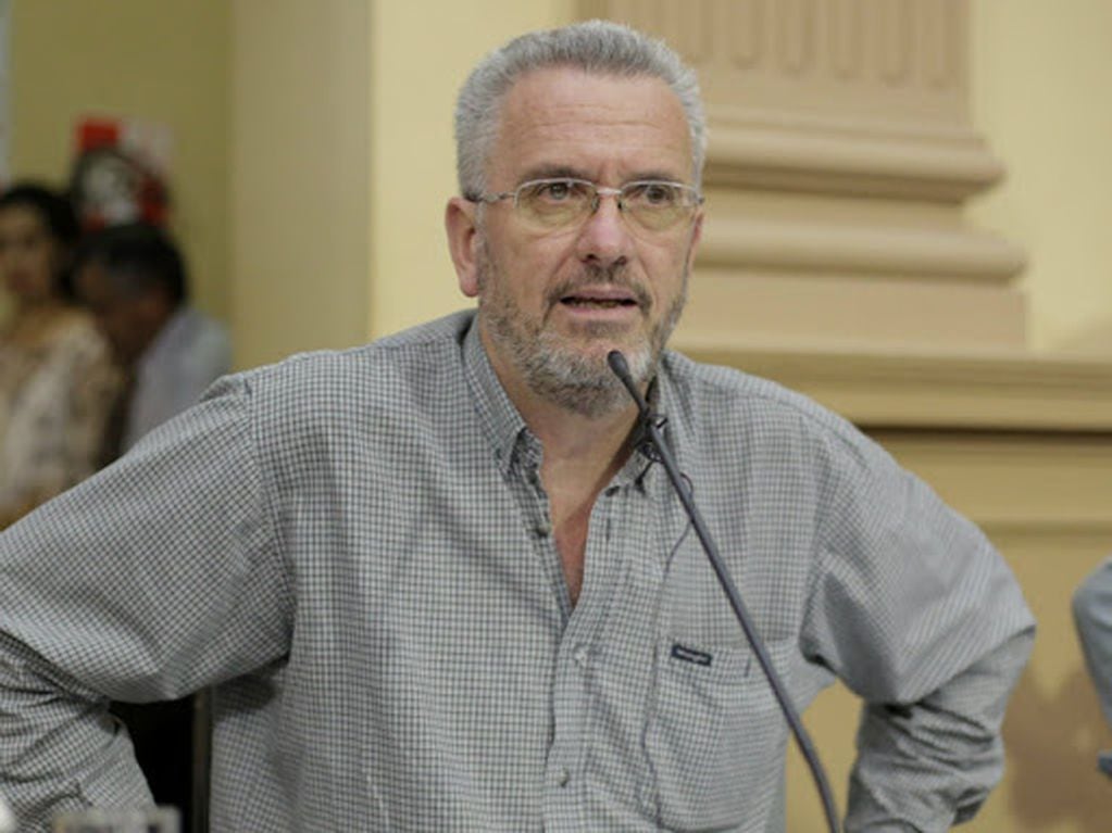 El legislador salteño por el Partido Obrero, Claudio del Plá, votó en contra del proyecto de regalías mineras.