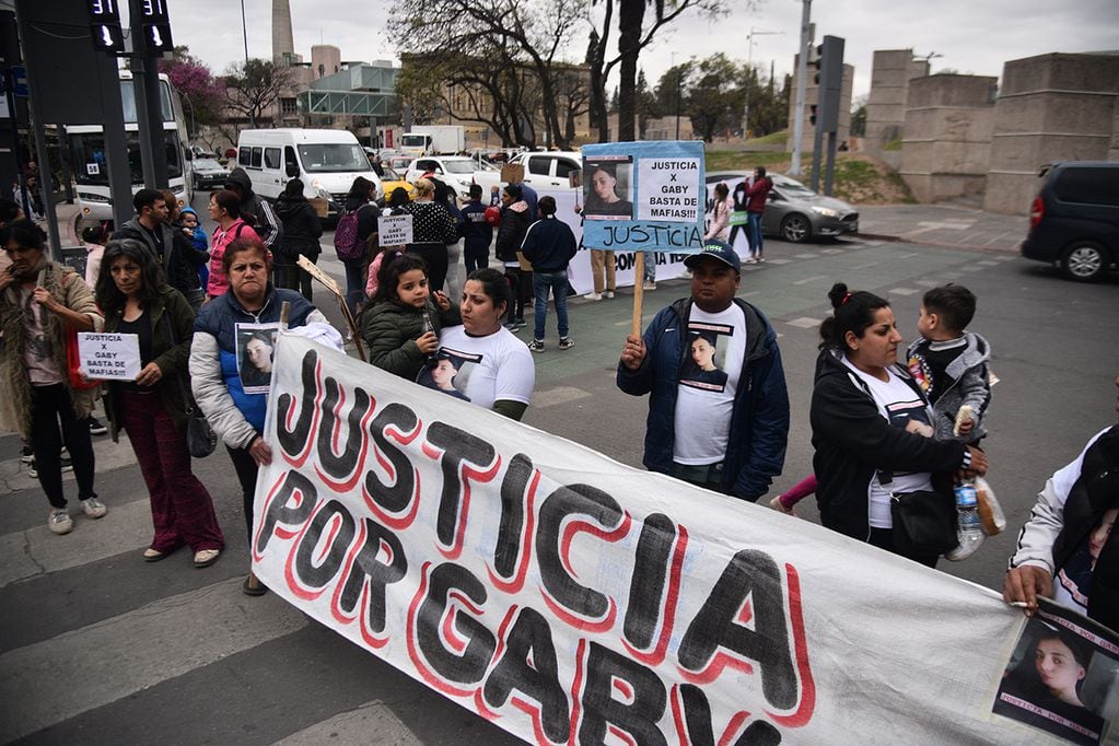 La familia de Gabriela Pérez marcó hasta el Soelsac en reclamo de justicia.