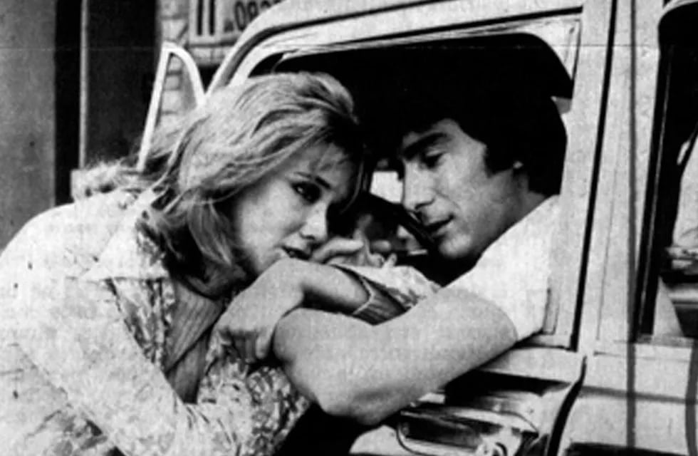 Soledad Silveyra y Claudio García Satur en "Rolando Rivas, taxista".