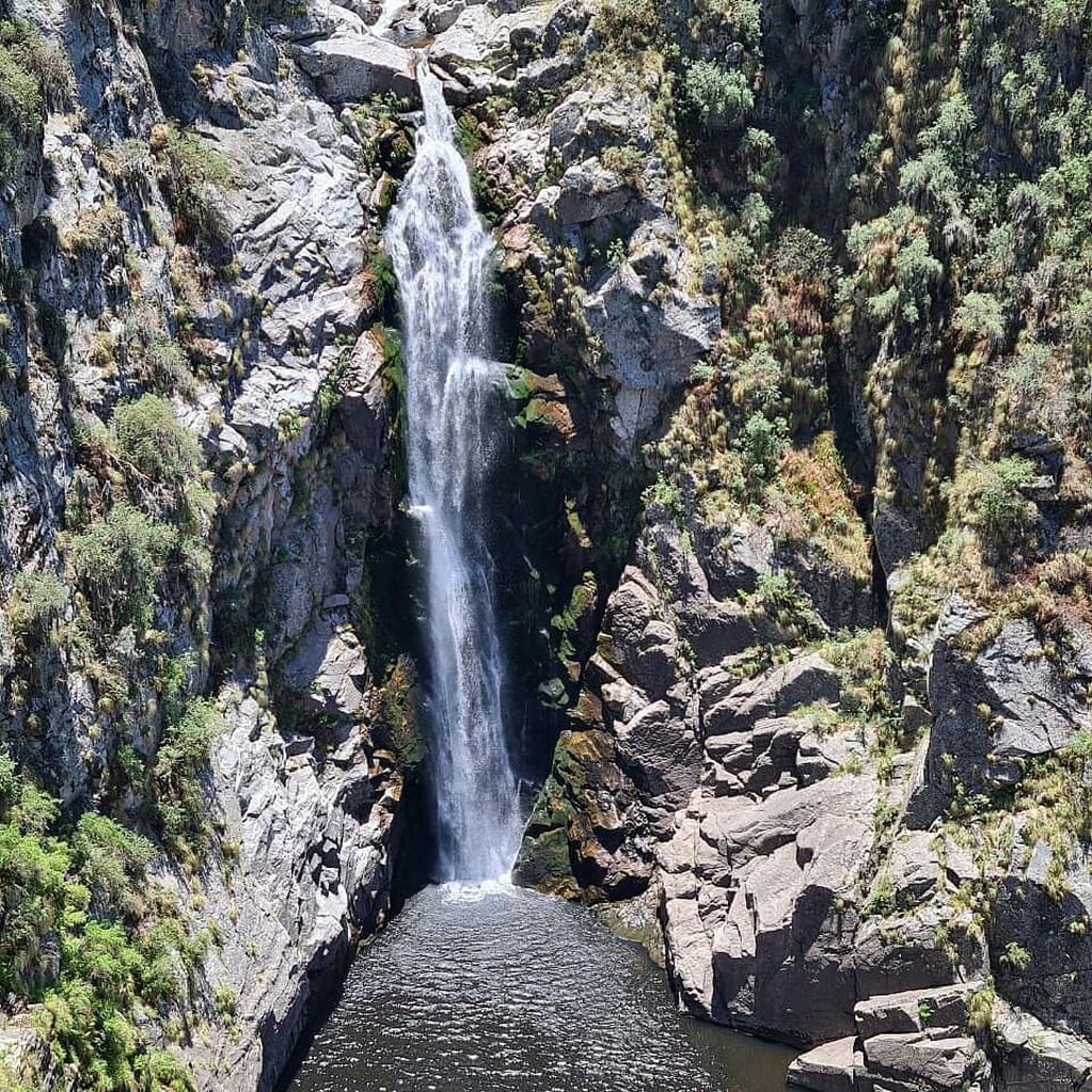 La Cascada del Yatán es uno de los saltos más extremos de las Sierras Grandes.