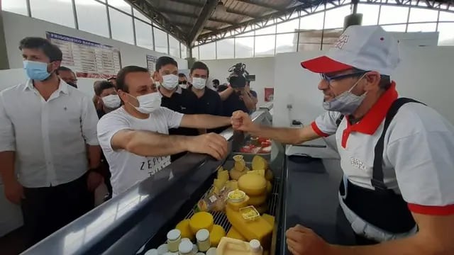 Herrera Ahuad visitó el Mercado Concentrador de Eldorado