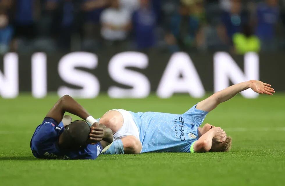 Kevin De Bruyne sufrió una doble fractura en la final de la Champions League.