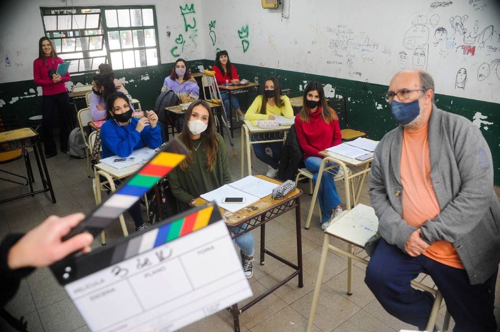 Foulkes trabajó sobre historias cotidianas para armar el largometraje.