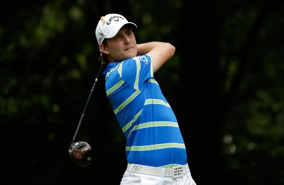 CARMEL, IN - SEPTEMBER 08: Emiliano Grillo of Argentina hits his tee shot on the second hole during the first round of the BMW Championship at Crooked Stick Golf Club on September 8, 2016 in Carmel, Indiana.   Andy Lyons/Getty Images/AFPrn== FOR NEWSPAPERS, INTERNET, TELCOS & TELEVISION USE ONLY == eeuu indiana Emiliano Grillo golf torneo web.com tour golfistas