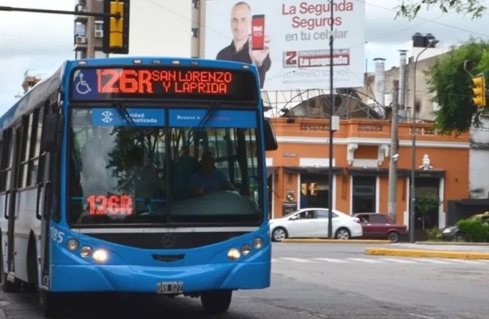 Los ómnibus llevan 16 días parados en Rosario. (@munirosario)