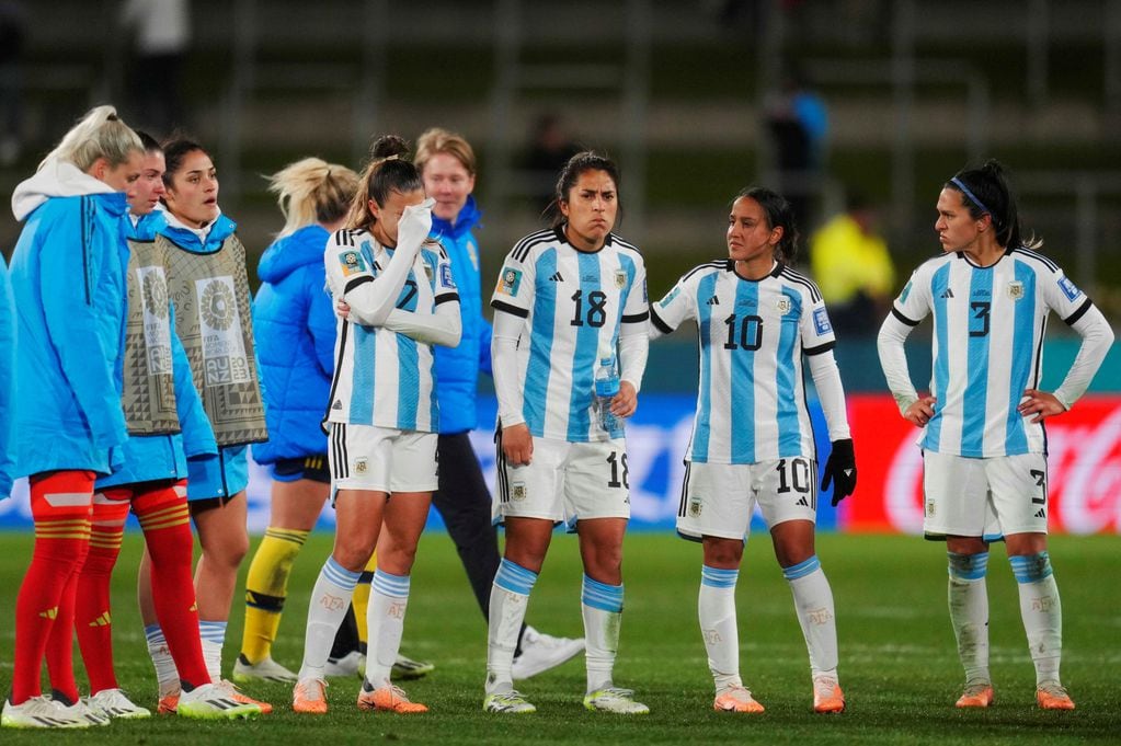 Argentina cayó ante Suecia 2-0 y quedó eliminada del Mundial de Australia y Nueva Zelanda. (AP)