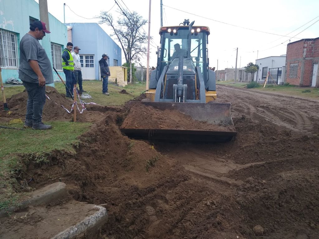 Punta Alta: inició obra de cordón cuneta en calle San Juan al 100