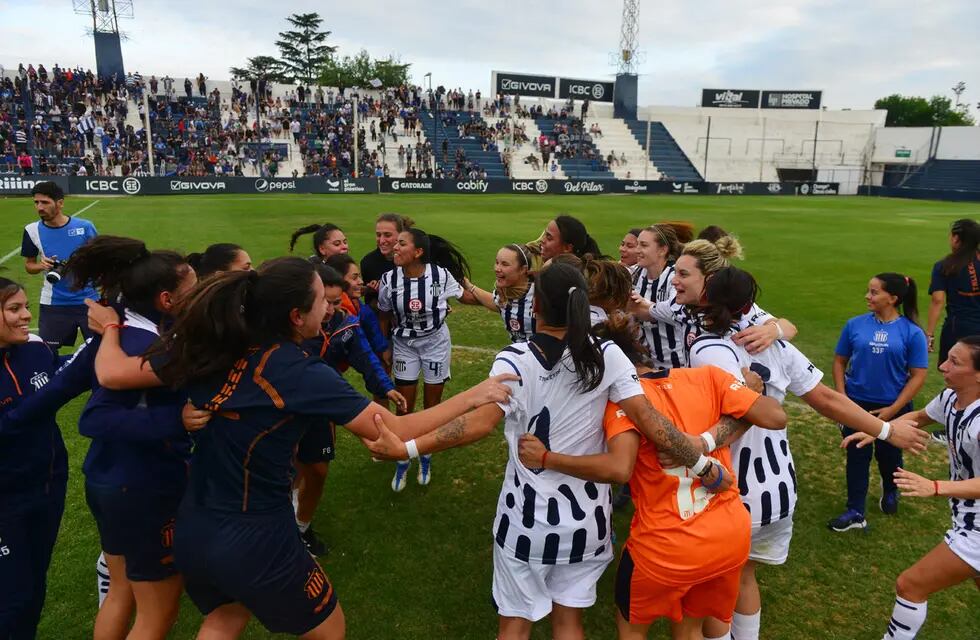 Las chicas de Talleres, a las puertas de un gran logro para el club en el fútbol femenino.