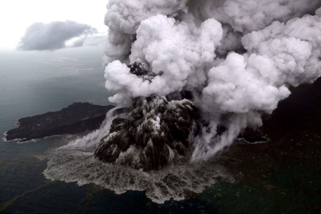 Las imágenes más terribles del tsunami en Indonesia (REUTERS)