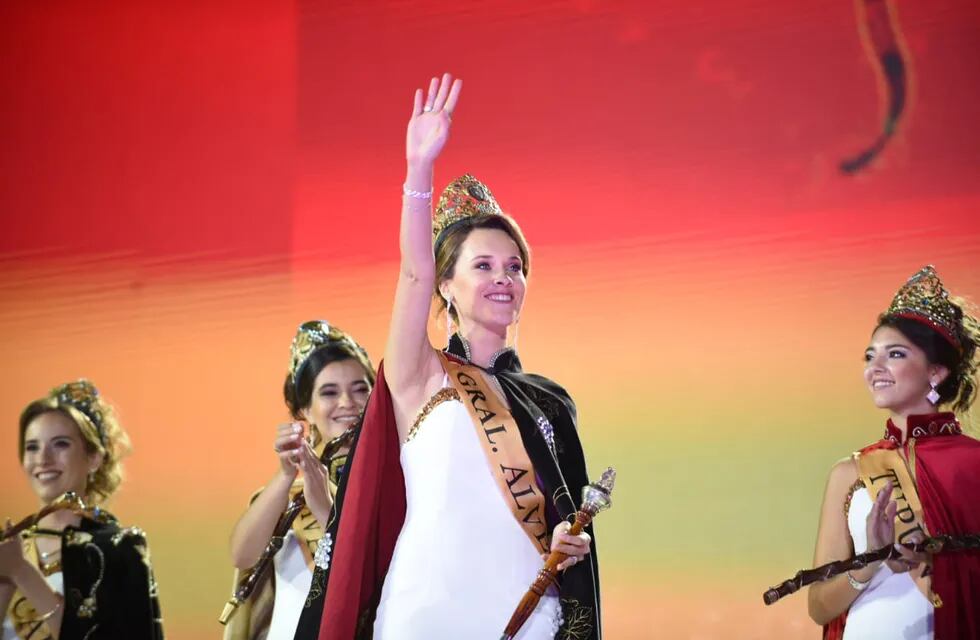 Carolina Sendra, reina de General Alvear, durante la elección en el anfiteatro Frank Romero Day.