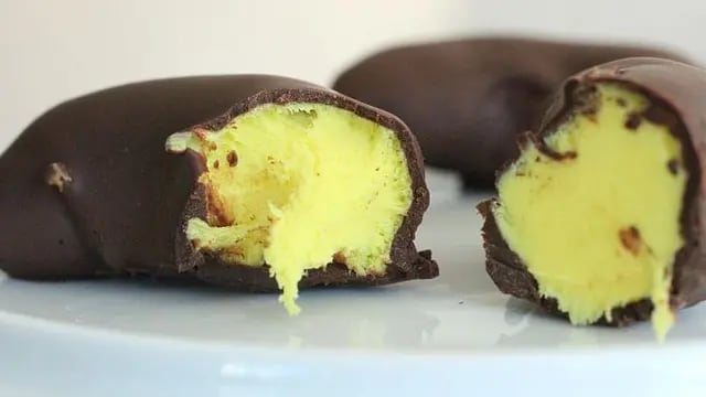  Bananitas caseras cubiertas con chocolate