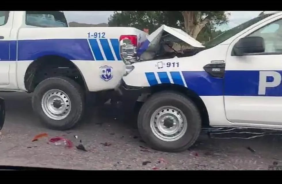 Choque en cadena de las camionetas 0km de la Policía de San Luis.