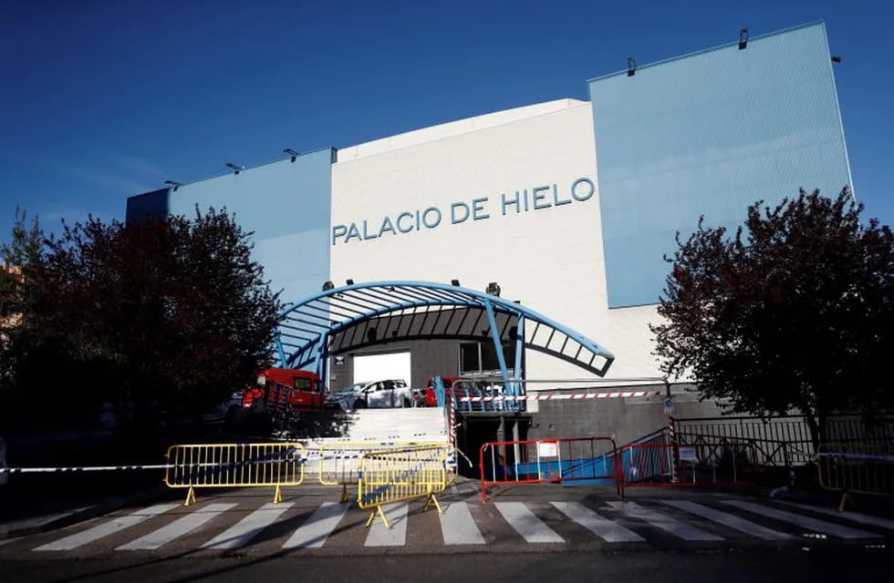 Palacio de Hielo, un centro comercial con pista de patinaje situado en Madrid, que se va empezar a usar como morgue (Foto: Mariscal/EFE)