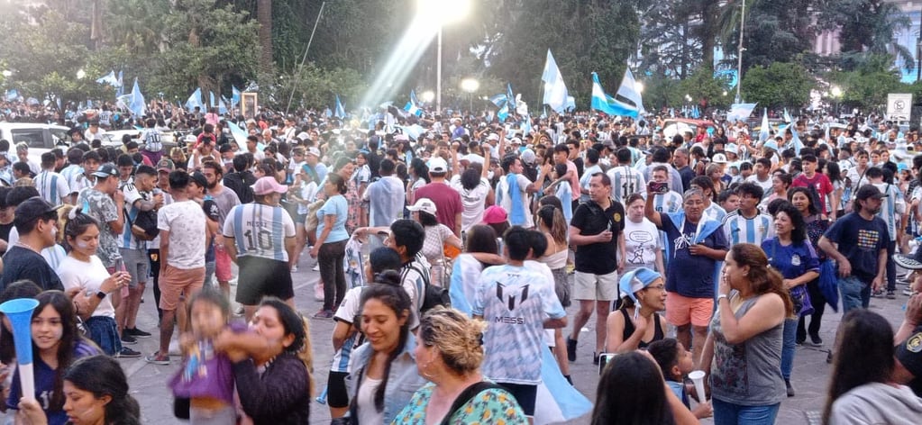 La plaza Belgrano y alrededores fue la zona que concentró los festejos en San Salvador de Jujuy.