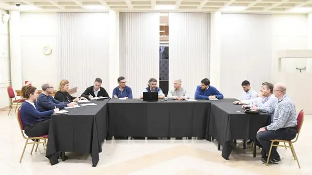 Reunión de funcionarios de la EPE con integrantes del CCIRR