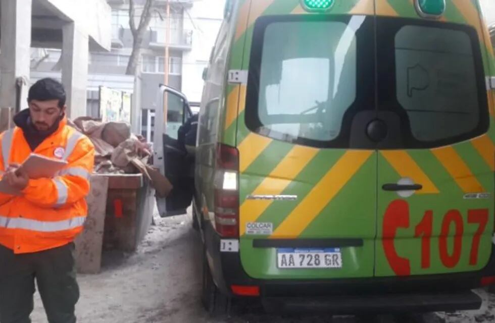 Un obrero cayó en una obra en construcción