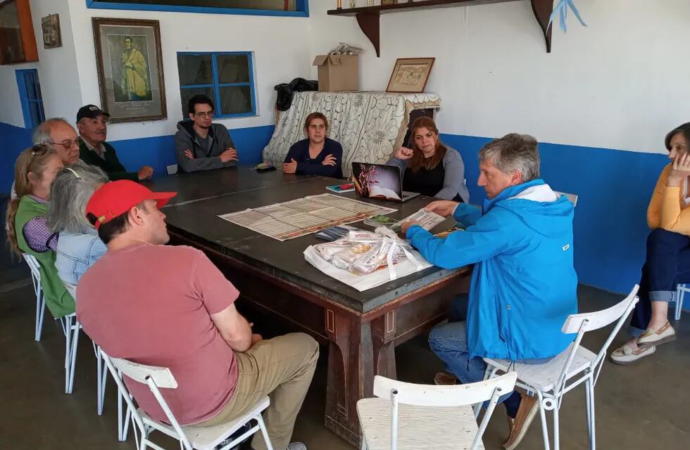 Charla y capacitación en siembra y control de plagas en San Mayol