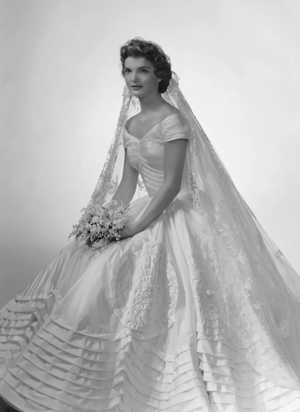 El vestido de novia de Jacqueline Kennedy.